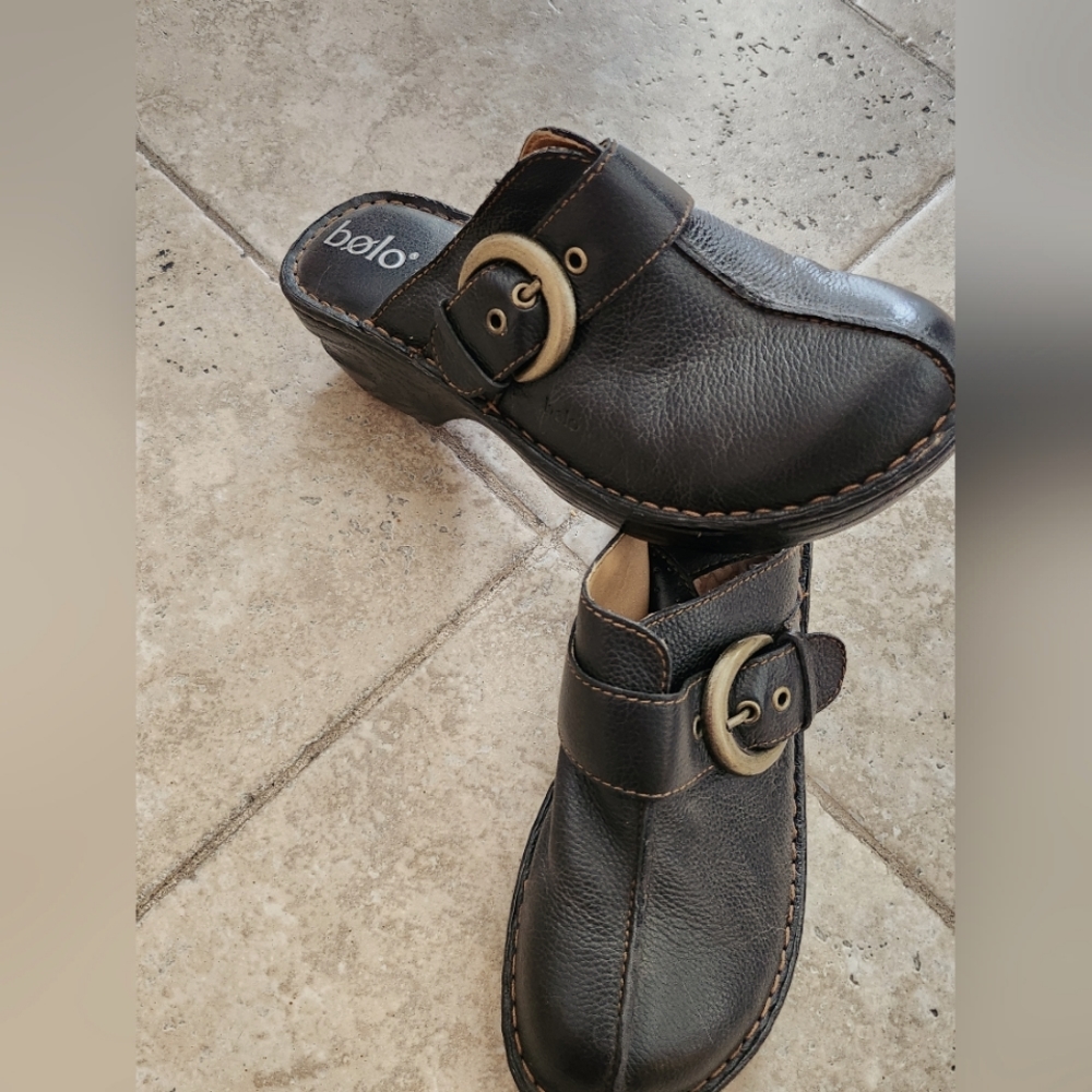 Brown leather shoes Bolo. Size 7. Like new, barely worn.
